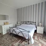Apartment Mr1 House